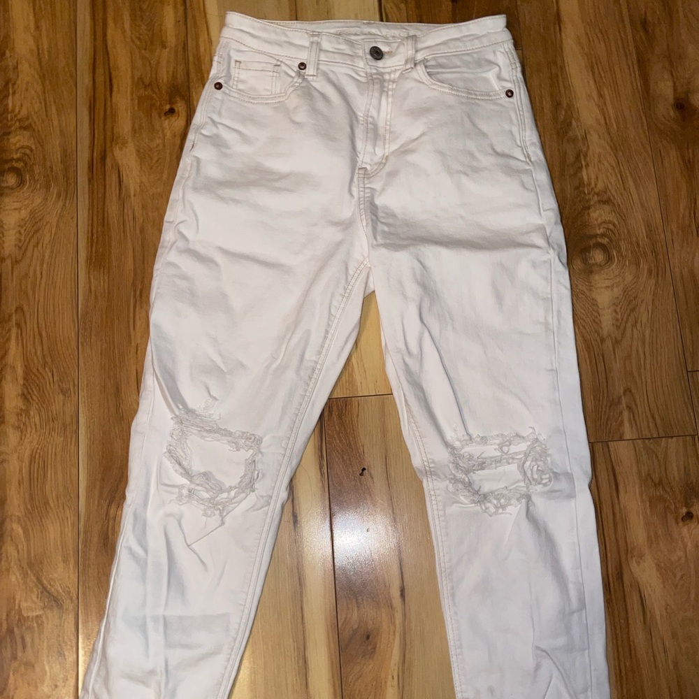 American Eagle white mom jeans